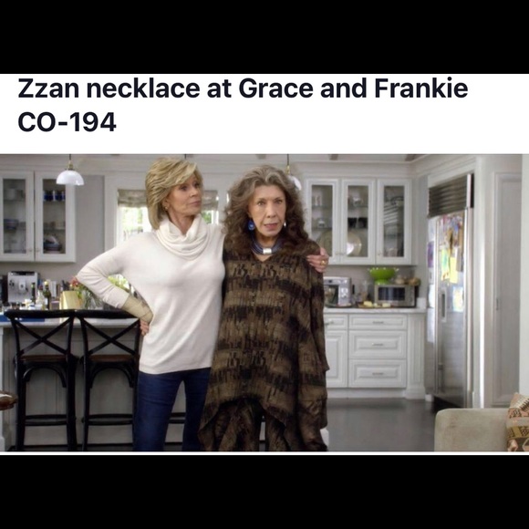 Zzan Jewelry Artisan Bold Gold Rolled Rose Necklace On Leather